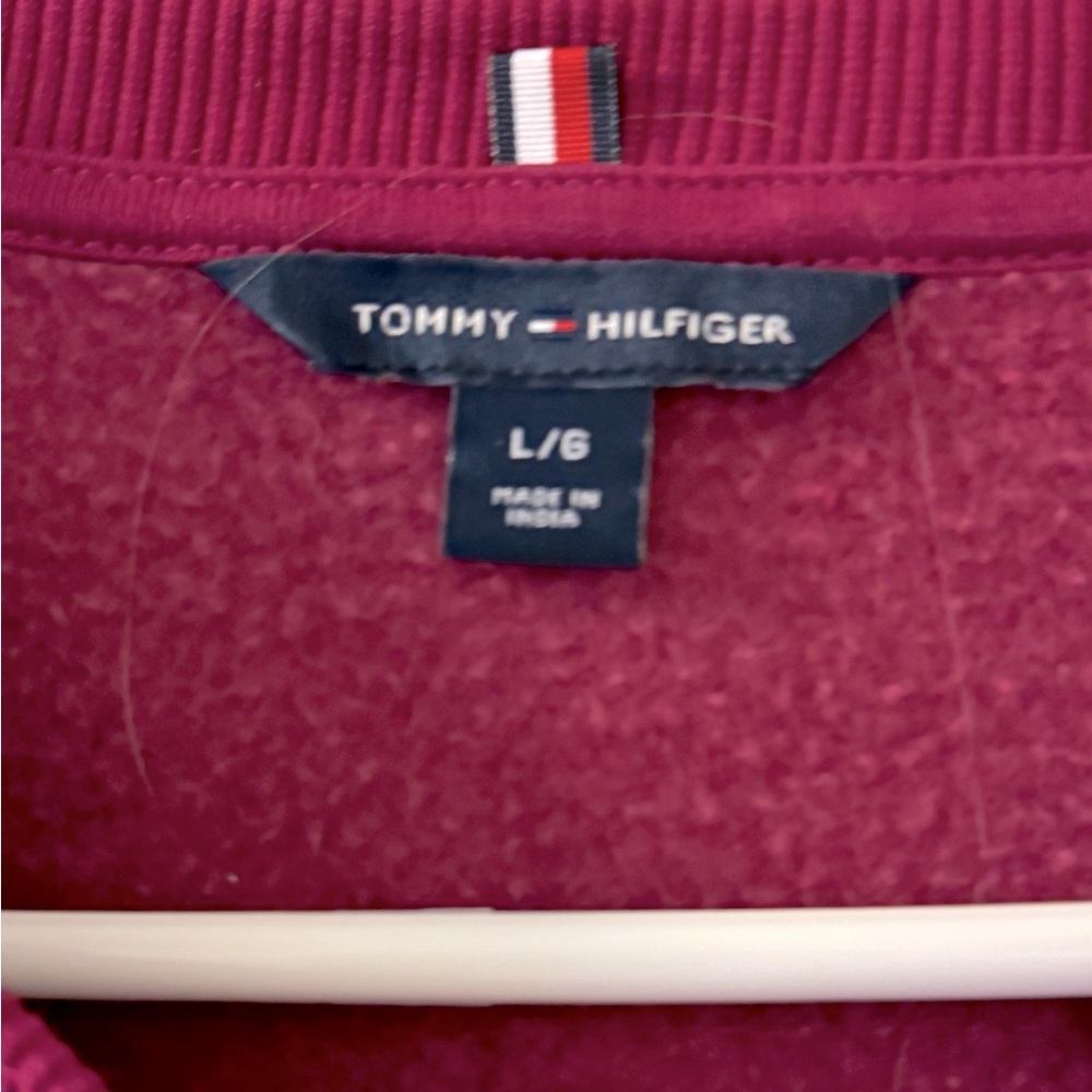 Tommy Hilfiger Embroidered Tommy Logo Sweatshirt